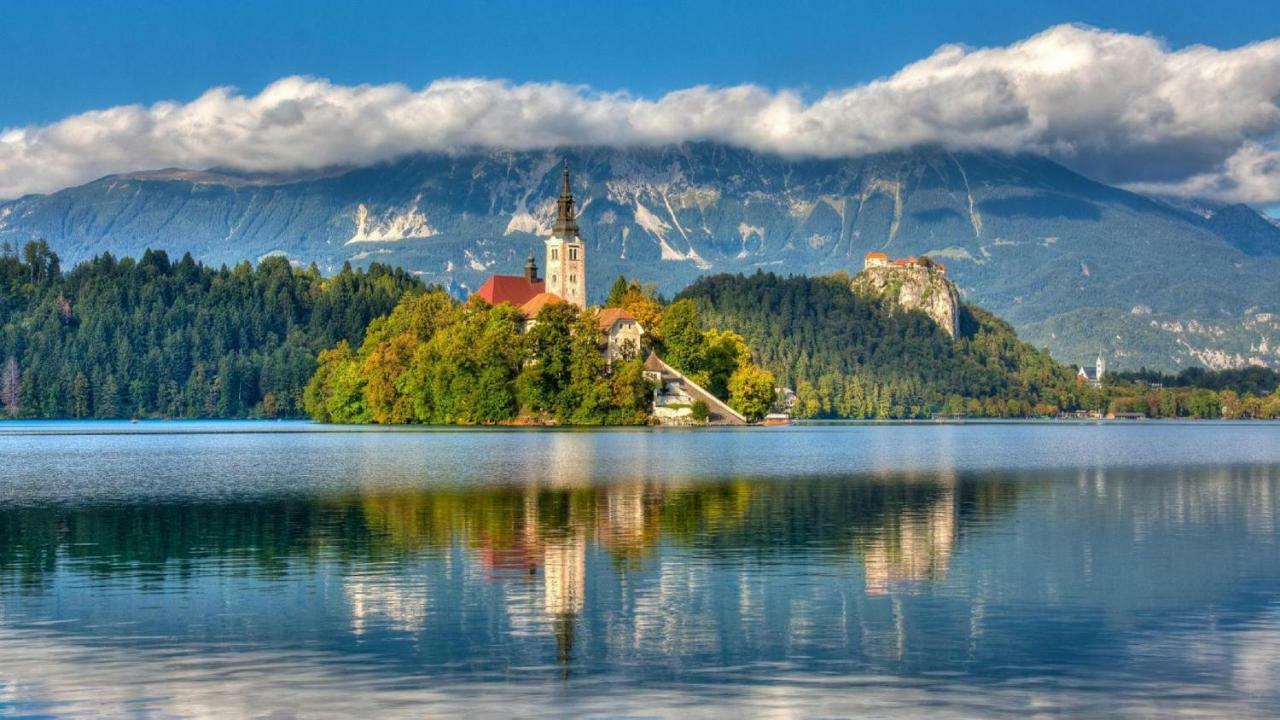 Matt's central place Bled Exteriör bild